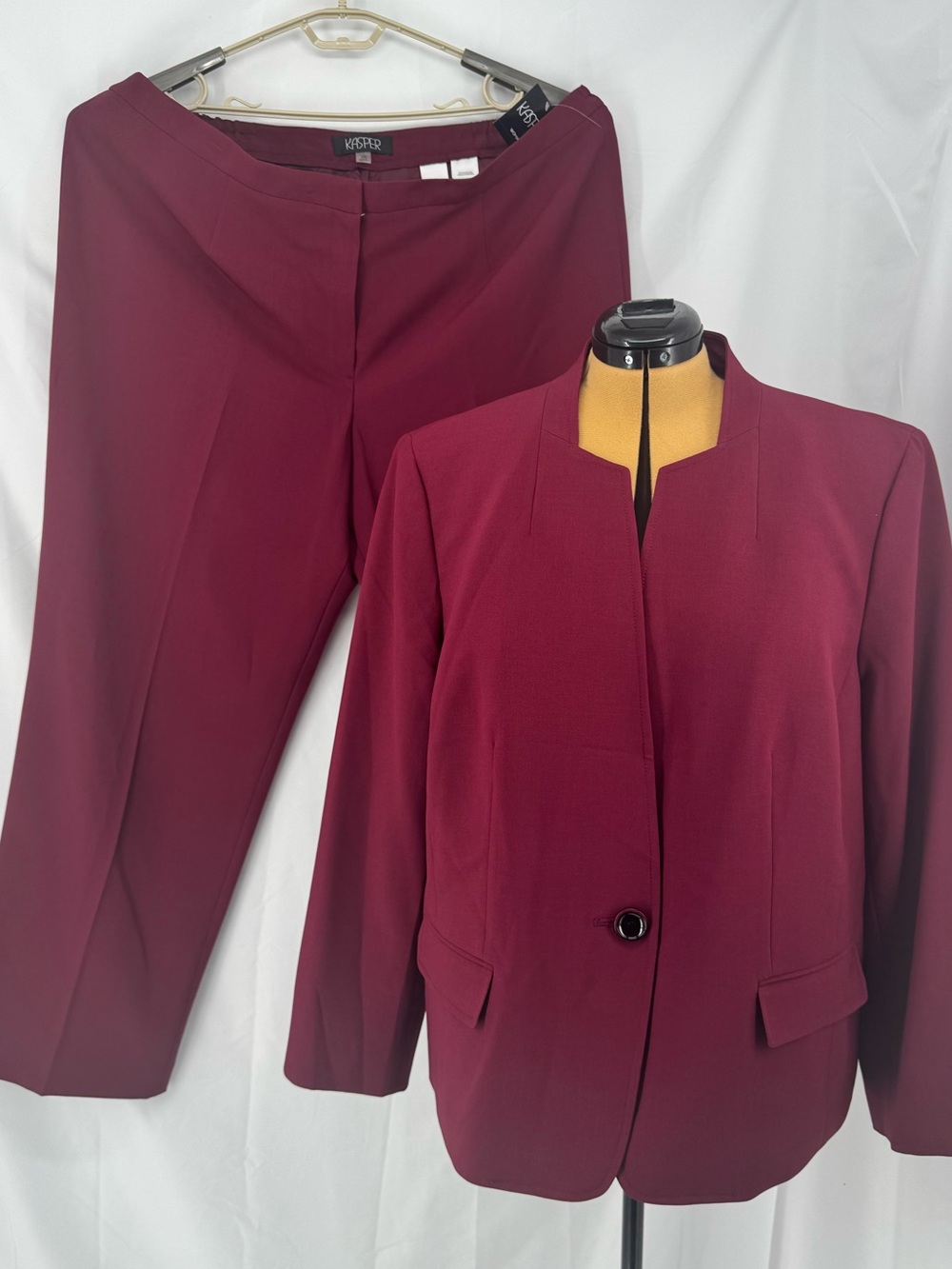 Kasper Women's Burgundy Two-Piece Blazer and Pants Set 0293